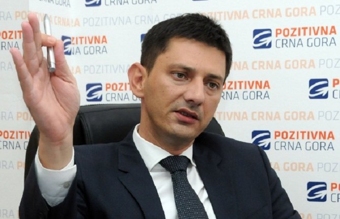 Članovi Predsjedništva Pozitivne traže ostavku Darka Pajovića