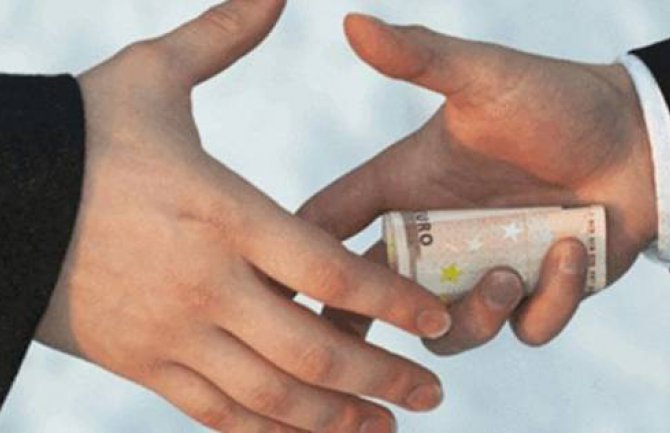 Službenici MUP-a osuđeni na zatvorske kazne zbog primanja mita