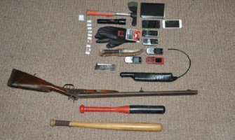 U Kotoru oduzeti oružje, eksploziv, mobilni telefoni...