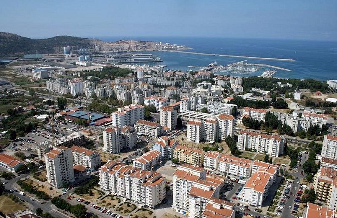 Eksploziv pod auto Alena Peročevića