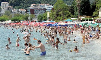 Gradonačelnik Budve: Da li će neko ići u kupaćem po gradu to je stvar vaspitanja i lične kulture