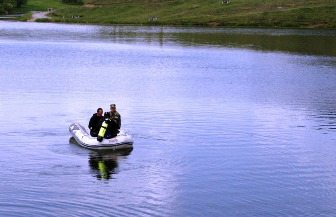U sudaru glisera dvoje mrtvih i dvoje nestalih