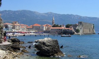 Momak i djevojka iz Novog Sada spašeni sa litice