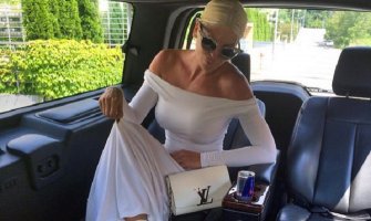 Jelena Karleuša se pohvalila: Konačno stigla moja limuzina! (FOTO)