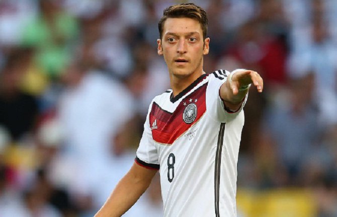 Humani Mesut Ozil