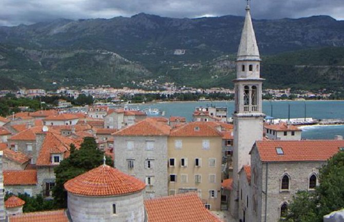 Budva: Poršeom na turiste, 5 povrijeđenih