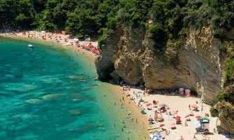 Pucnji na zakupca plaže Mogren Kaženegru