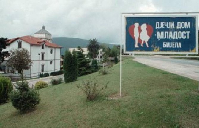 U Crnoj Gori sve više hraniteljskih porodica, a manje djece u domu