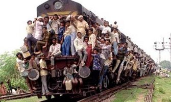 Indija: Stradalo 14 učenika  