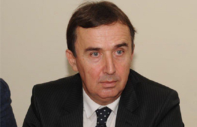 Lakušić: Zatvorili ste fabrike, stvorili siromašni sloj društva, sada manipulišete