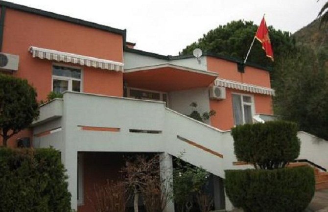 Kotor: Socijalna služba porodici oduzela devetoro djece 