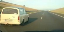 Na autoputu vozio 180 km/h  pa ga pretekao stari trabant (VIDEO)