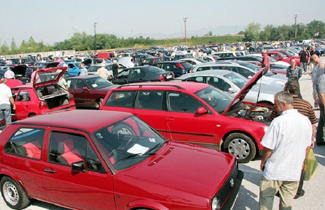 Svako drugo vozilo staro više od 14 godina