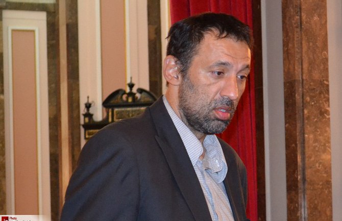 Divac operisan, van životne opasnosti