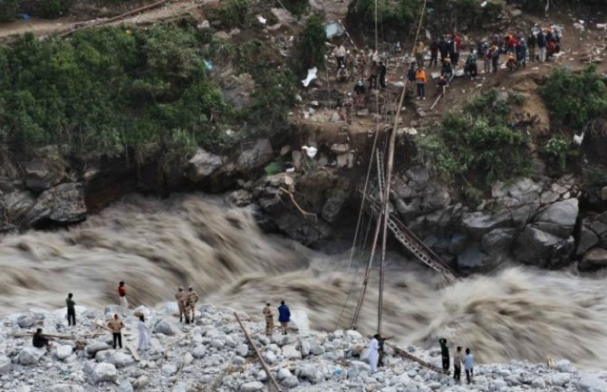 U nevremenu nestalo 600 ribara