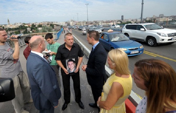 Snimak automobila koji je usmrtio Luku Jovanovića na Brankovom mostu