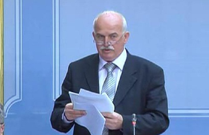 Siromašan i ljubazan ljekar-ne ide zajedno