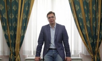 Vučić: Ja sam mali čovjek, zašto bi neko na mene vršio pritisak