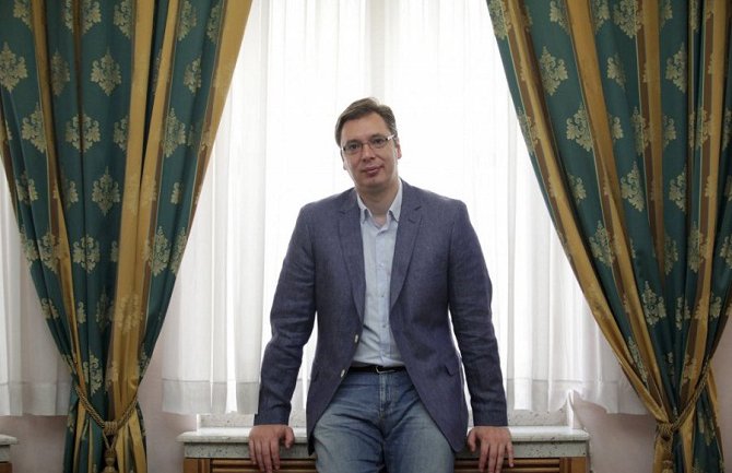 Vučić: Ja sam mali čovjek, zašto bi neko na mene vršio pritisak