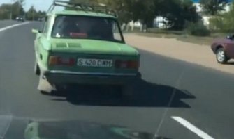 Krava na zadnjem sjedištu automobila (VIDEO)