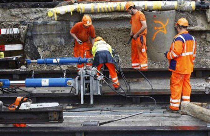 Raspravljati o poboljšanju položaja zaposlenih