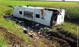 Vojvodina: Prevrnuo se autobus, poginula žena