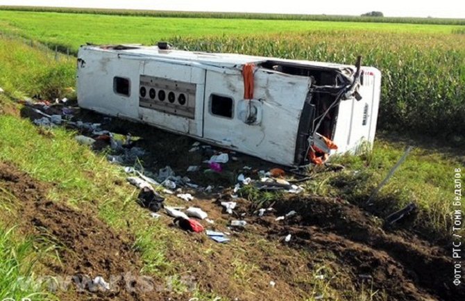 Vojvodina: Prevrnuo se autobus, poginula žena