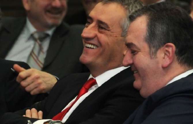 Vučelić legitimno obavlja funkciju