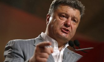 Porošenko: Artiljerija uništila ruski vojni konvoj