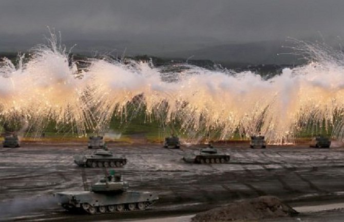 Kad japanska vojska pokazuje mišiće, to izgleda kao snimanje holivudskog filma