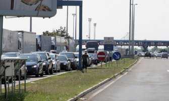 Srbija: Na Brodarevu se čeka oko 90 minuta