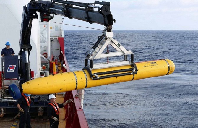 Potraga za olupinom nestalog malezijskog aviona nastavlja se za mjesec dana