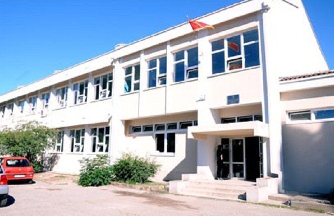 Radioaktivni gas u sedam škola