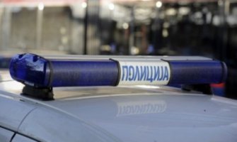 Beograd: Muškarac skočio pod voz , tri mladića izbodena oštrim oružjem
