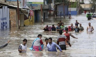 Od klizišta i poplava u Pakistanu i Indiji 300 mrtvih