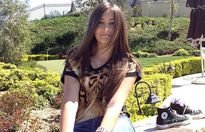 Ćerka Majkla Džeksona trudna u 16. godini?!