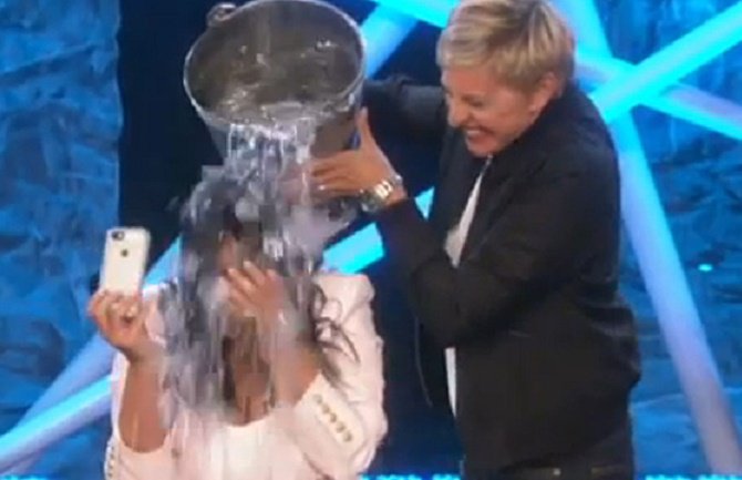 I Kim se polila vodom (VIDEO)