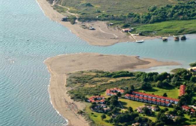 Ušće Bojane sve uže i pliće