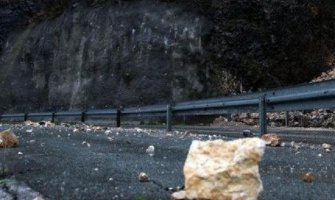 Put PG-NK: Obustavljen željeznički saobraćaj zbog odrona, magistralni normalizovan