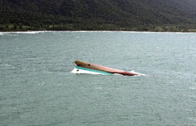 Potonuo trajekt, najmanje 21 osoba poginula