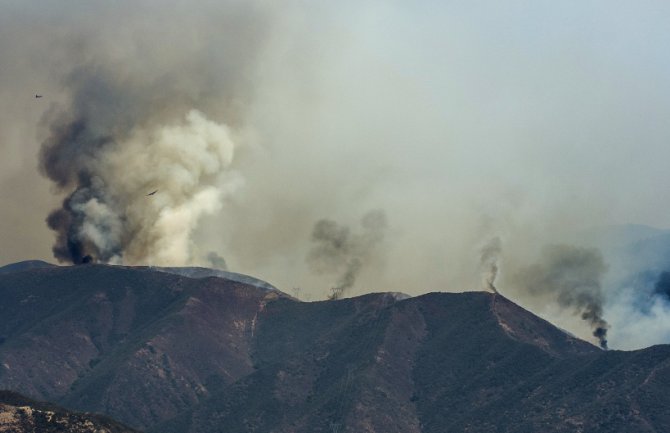 Zbog požara u Kaliforniji evakuisano 1.000 ljudi
