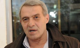 Višak zaposlenih, plate male