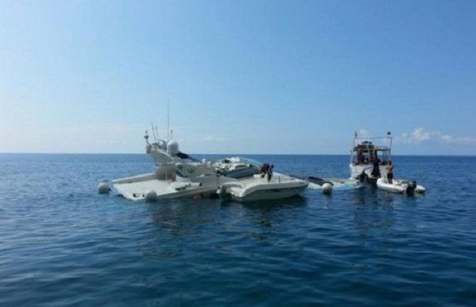 Luksuzna jahta nasukana na ostrvo Sveti Nikola