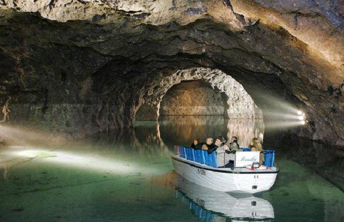 Najveće podzemno jezero u Evropi (FOTO)