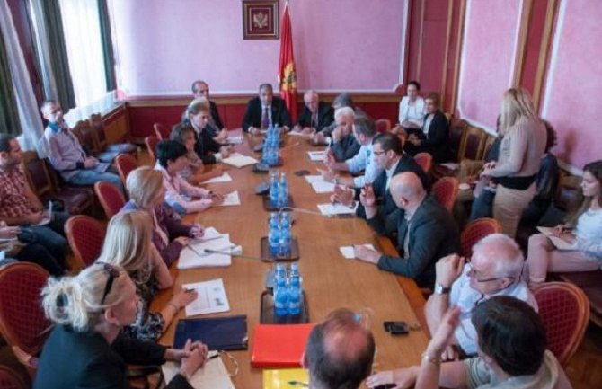 U Crnoj Gori dvije osobe pod nadzorom zbog ebole