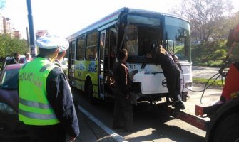 Autobus udario u banderu, 8 povrijeđenih