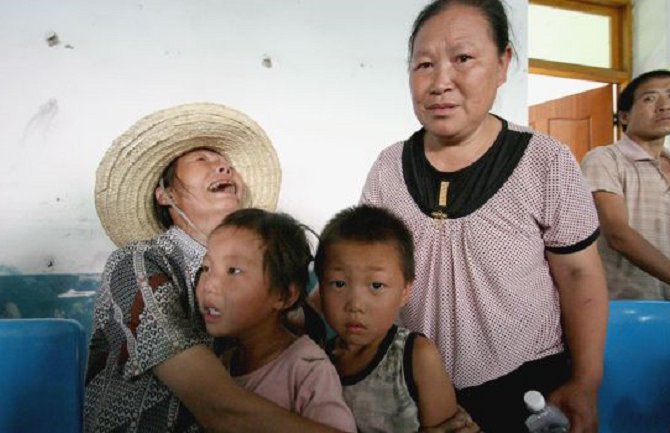 Kina: Ubijena četiri učenika