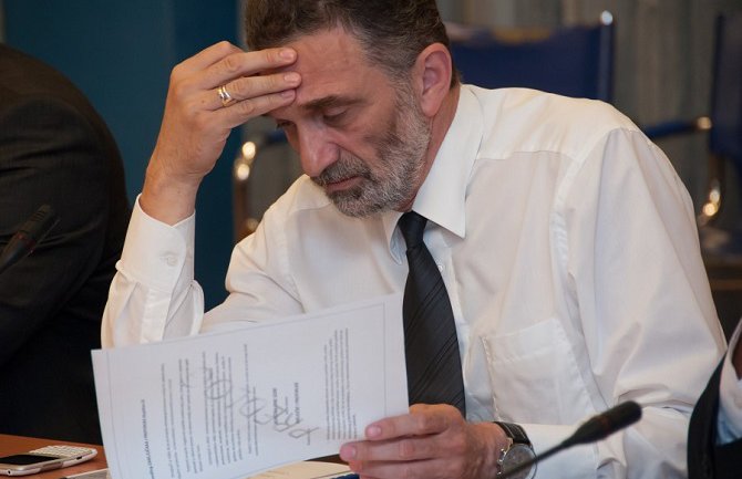 Mnogo različiti da bi mogli u jednu partiju