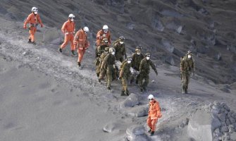 Japan: Proradio vulkan, 30 mrtvih