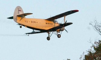 U sudaru aviona na dječjoj manifestaciji poginuli pilot i dječak